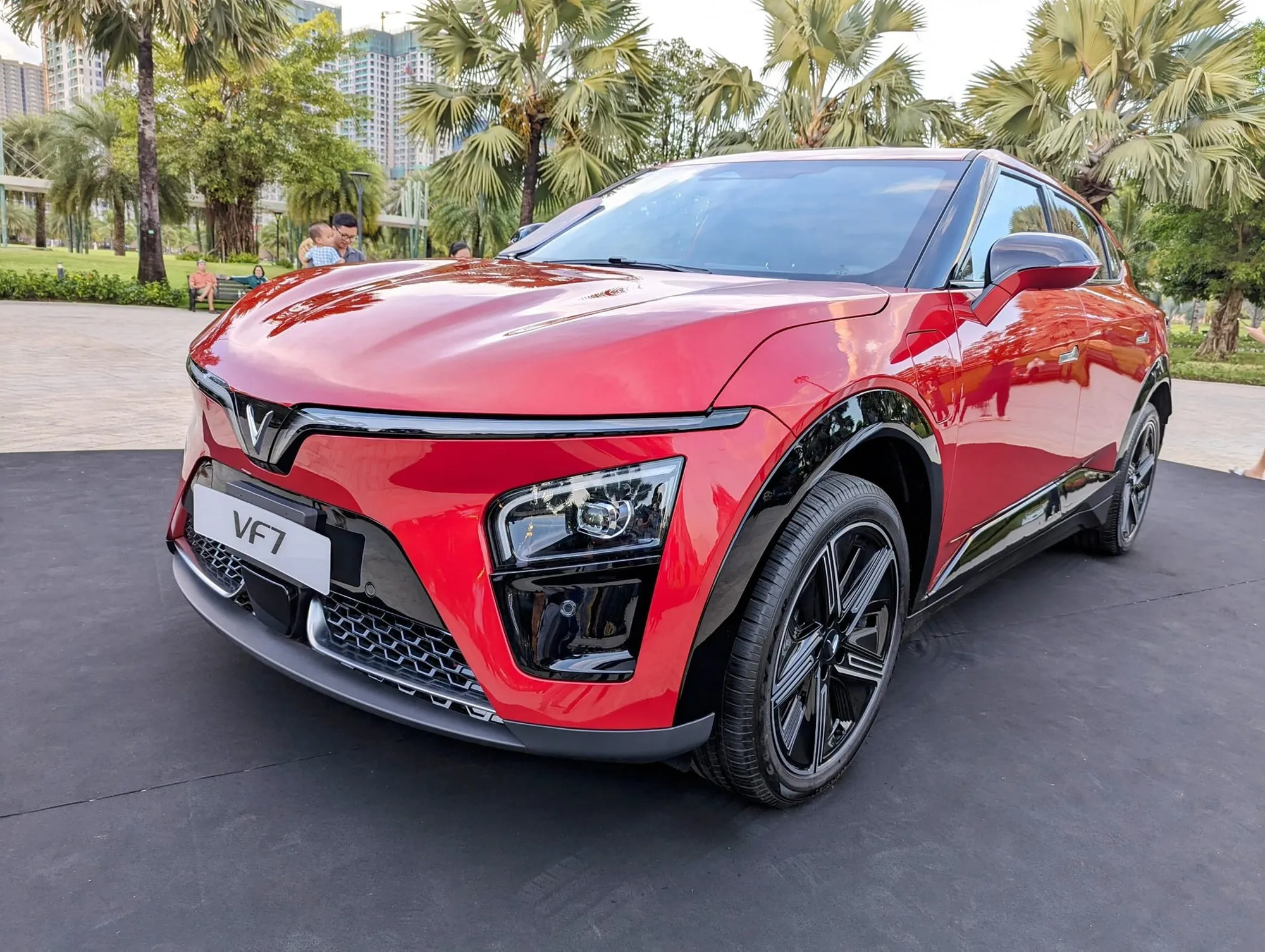 Thuê xe tự lái vinfast VF7 plus tại Buôn Ma Thuột