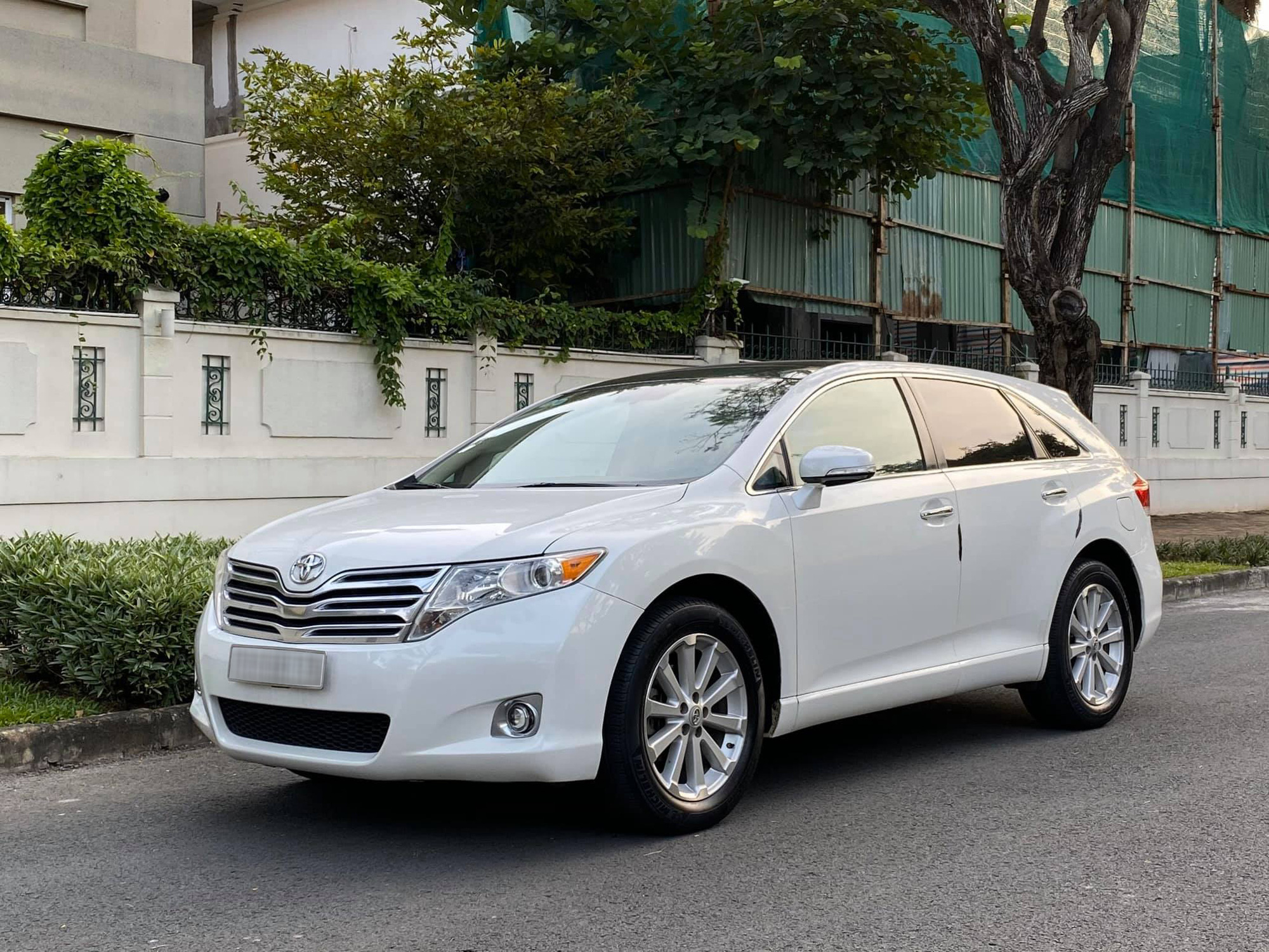 Thuê xe tự lái VENZA tại Buôn Ma Thuột